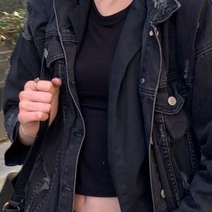 CAUTION TO THE WIND BLACK RIBBED CROP TOP